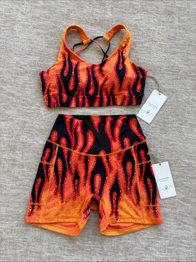 Silverwind Flame Sports Bra + High Waisted Pocket Short Set